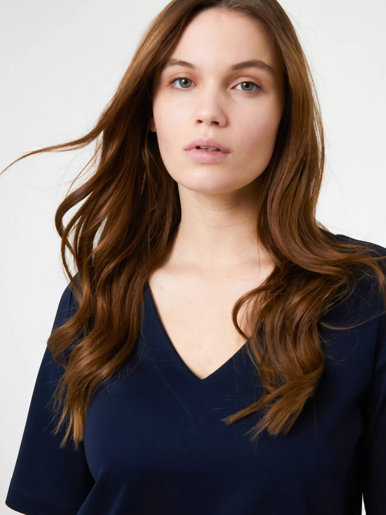Store Elena Mirò T-Shirt Col En V Avec Bord Dans Le Bas Bleu